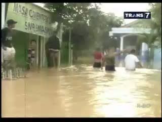 Ratusan Rumah Terendam, Warga Pilih Bertahan