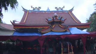 Tahun Kuda Kayu, Warga Berdoa Tak Banyak Bencana