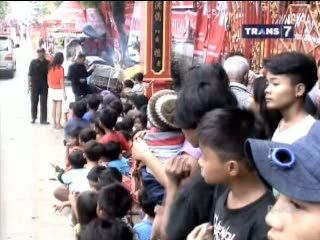 Pembangian Angpao Diwarnai Keributan