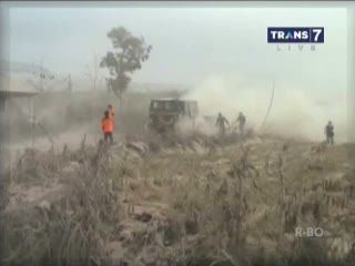 Kepanikan Warnai Evakuasi Korban Erupsi Gunung Sinabung