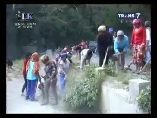 Diberi Pekerjaan, Pengungsi Sinabung Diberi Upah Rp 50 Ribu Perhari