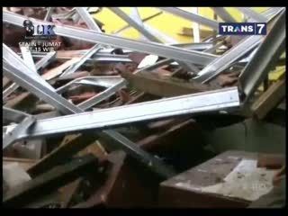 Baru Setahun, Kelas Ambruk Tindih 5 Siswa