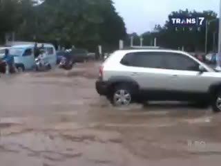 Banjir 1 Meter Rendam Beberapa Titik