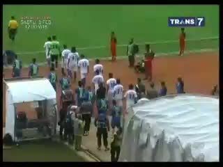 Persib Atasi Persita, Persebaya Taklukkan Persisam
