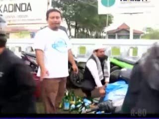 Razia Miras Diwarnai Ketegangan Antara Polisi dan Puluhan Ormas