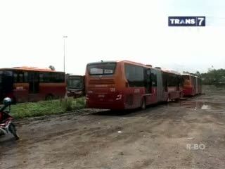 Menggugat Bobroknya Armada Bus Transjakarta