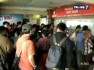 Bandara Belum Dibuka, Penumpang Meradang