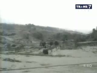Warga Kaki Gunung Kelud Enggan Dievakuasi 
