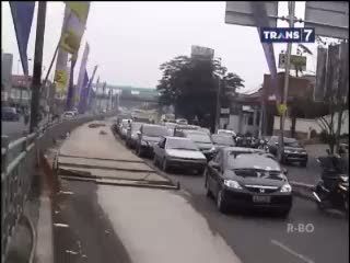 Perbaikan Jalan Pasca Banjir, Lalin Macet Parah
