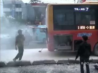 Dishub Tak Lagi Urus Bus TransJ