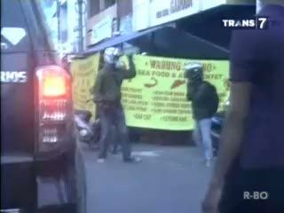 Bersenggolan, Pemotor Adu Jotos