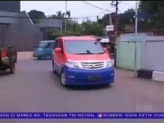 Inilah Mobil Mewah Bercat Metro Mini