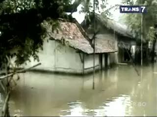 Diguyur Hujan, Karawang Kembali Terendam Banjir 