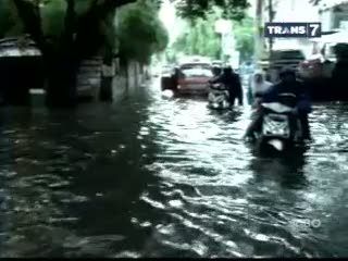 Hujan Lagi, Banjir Lagi