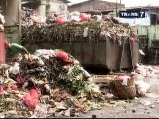 Terkendal Transportasi, Sampah Pasar Menumpuk