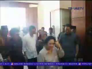 Mega Minta Risma Lanjutkan Tugas