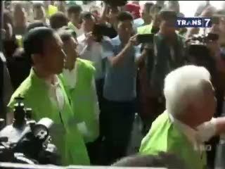 Pengadaan Bus Transjakarta Bau Korupsi?