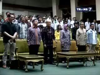 Kian Populer, Risma Jadi Incaran Partai Politik