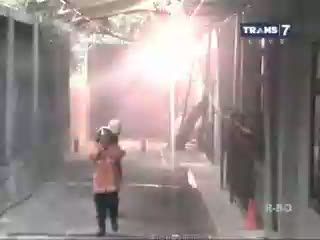 Kepanikan Siswa-siswi Al-Azhar Saat Kabel Listrik Sekolah Terbakar