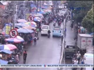 Berulangkali Ditertibkan PKL Nekat Berjualan di Jalan