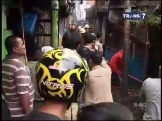 Arus Pendek, 8 Rumah Ludes Terbakar