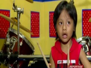 Drummer Cilik Pecahkan Rekor Terlama di Indonesia
