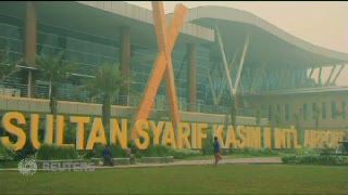 Kabut Asap Bikin Bandara Pekanbaru Lumpuh