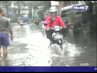 Pasca Hujan Lebat, Ibukota Macet
