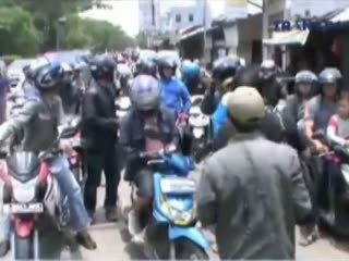 Pesangon Tak Dibayar, Mantan Karyawan Segel Gudang Batavia Air