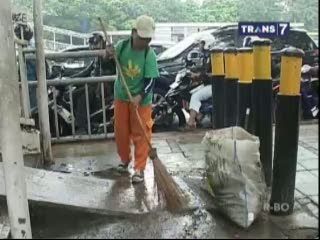 Kasihan, Gaji Petugas Kebersihan Macet dan Dipotong