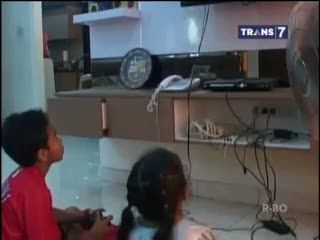 Kenali Gejala Anak Pecandu Game