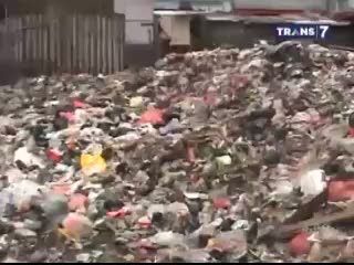 Gaji Mandek, Sampah Menumpuk