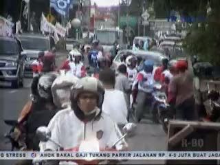Simpatisan Partai Ditilang Akibat Tak Mengenakan Helm