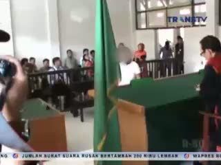 Keluarga Korban Mencaci Pengacara dan Terdakwa