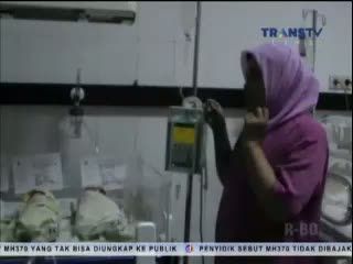 Bayi Kembar Tiga Lahir Prematur