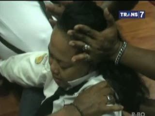 Sering Murung, Siswi Magang Kesurupan