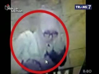 Aksi Si Penculik Bayi Profesional