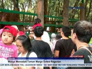 Ragunan Padat Pengunjung, Sea Word Tak Mau Kalah