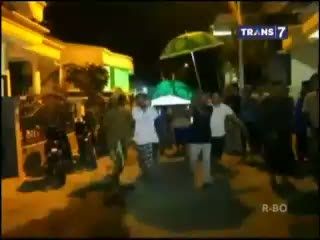 Isak Tangis Iringi Pemakaman 4 Siswa SD