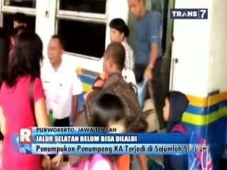 Jalur Selatan Kereta Api Belum Bisa Dilalui