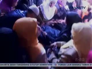 Jenazah Ibu dan Anak Korban Mobil Masuk Jurang Dimakamkan
