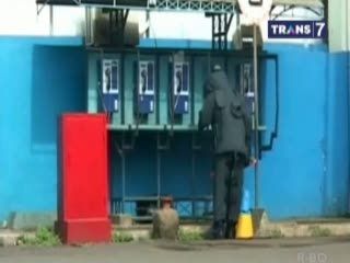 Tas Diduga Berisi Bom Gegerkan Pelabuhan