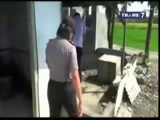 Mayat Bayi Ditemukan di Musala