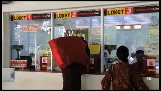 Baru, Isi Ulang Tiket Kereta Comutter Lewat Ponsel dan Vending Machine