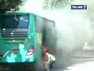 Bus Wisata Terbakar, Penumpang Panik