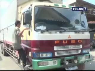 Truk Kontainer Dibajak, Sopir Dibuang