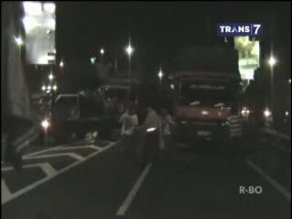 Empat Truk Tabrakan Beruntun