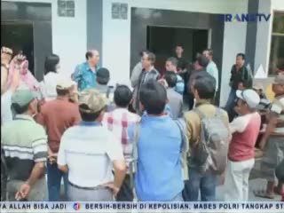 Korban Lapindo Ngamuk di Gedung DPRD Sidoarjo