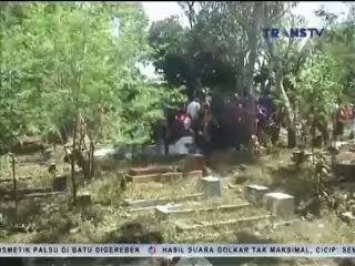 Nenek Tewas Tertimpa Bangunan Rumah Ambruk
