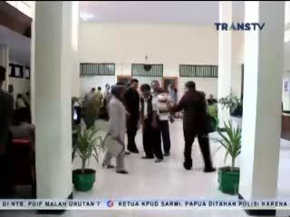 Istri Caleg Jalani Sidang Pelanggaran Pemilu